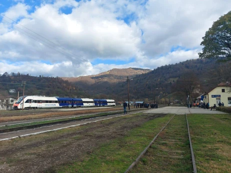 40 хвилин гірською долиною: залізничне сполучення між Україною та Румунією відновлять у грудні