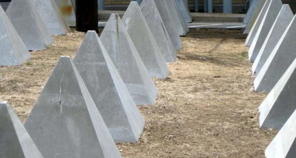 Андрющенко: РФ сотнями тягне «зуби дракона» в бік Запоріжжя та Херсону