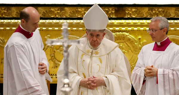 Папа Римский заявил, что войну нельзя закончить с помощью оружия и призвал к диалогу