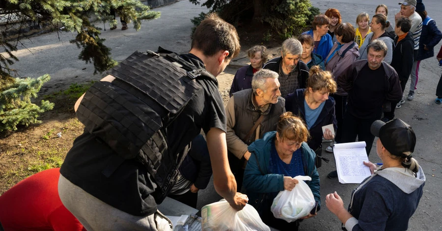 Выплаты, субсидии и продуктовые наборы: какую помощь могут получить украинцы