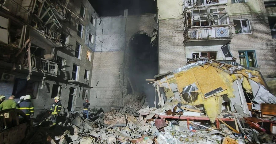 Удар России по Николаеву: разрушена многоэтажка, семеро погибших (обновлено)