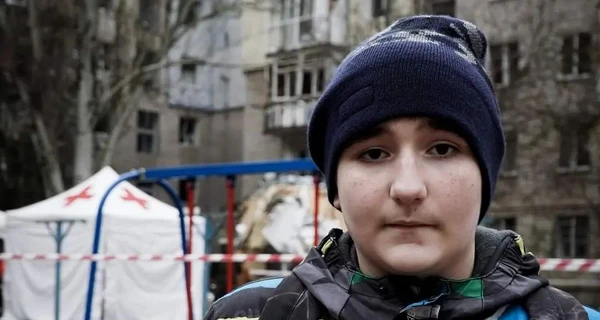 Під час удару РФ по Миколаєву 16-річний Роман втратив маму та вітчима