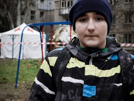 Во время удара РФ по Николаеву 16-летний Роман потерял маму и отчима