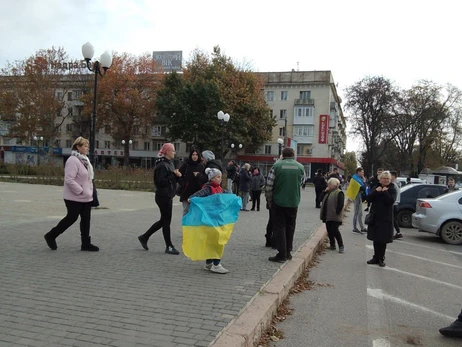 СМИ: ВСУ заметили в Херсоне, жители вышли с украинскими флагами
