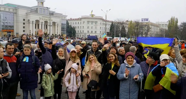 Журналістів CNN та SkyNews позбавили акредитації через репортажі з Херсона