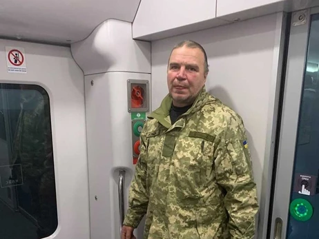 Укрзализныця отреагировала на скандал с военным, которого выгнали в тамбур из-за «плохого запаха»