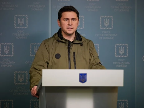 Подоляк: Росія зважиться на мирні переговори після деокупації Донецька чи Луганська
