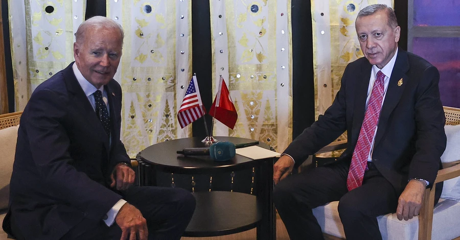 Байден и Эрдоган ведут переговоры на полях G20