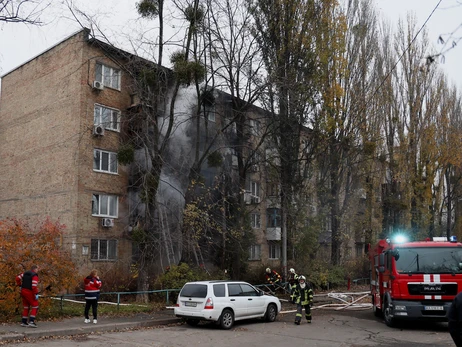 Ракетный обстрел Украины: в Киеве попадание в жилые дома, часть городов без света