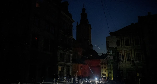 Одеса вже зі світлом, а Львів готується працювати на генераторах