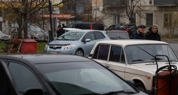 Росіяни знову обстріляли Херсон, одна людина загинула (оновлено)