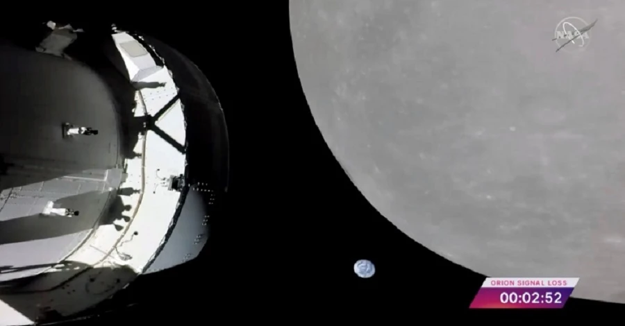 Корабель NASA вперше за 50 років облетів Місяць