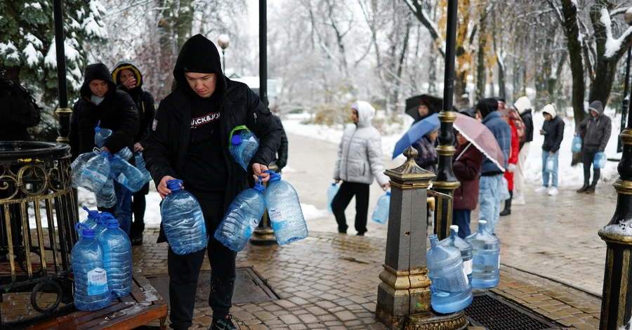 Во всех районах Киева возобновили водоснабжение