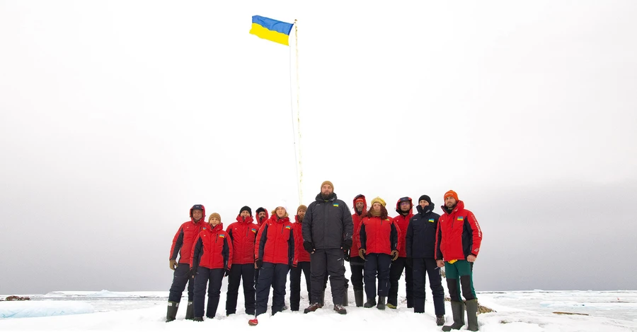 Особливості першої воєнної експедиції до Антарктиди: ранок починається з повідомлень від рідних