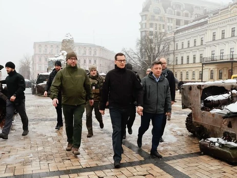 Премьер-министр Польши приехал в Киев в 90-ю годовщину жертв Голодомора