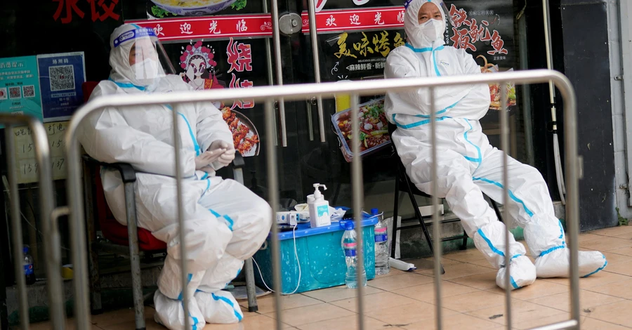 Новий спалах COVID-19: Китай третій день поспіль б'є антирекорди із захворюваності