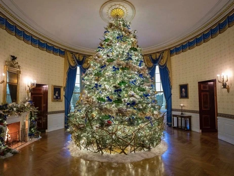Сім'я президента США вбрала Білий дім до Різдва, надихнувшись Конституцією