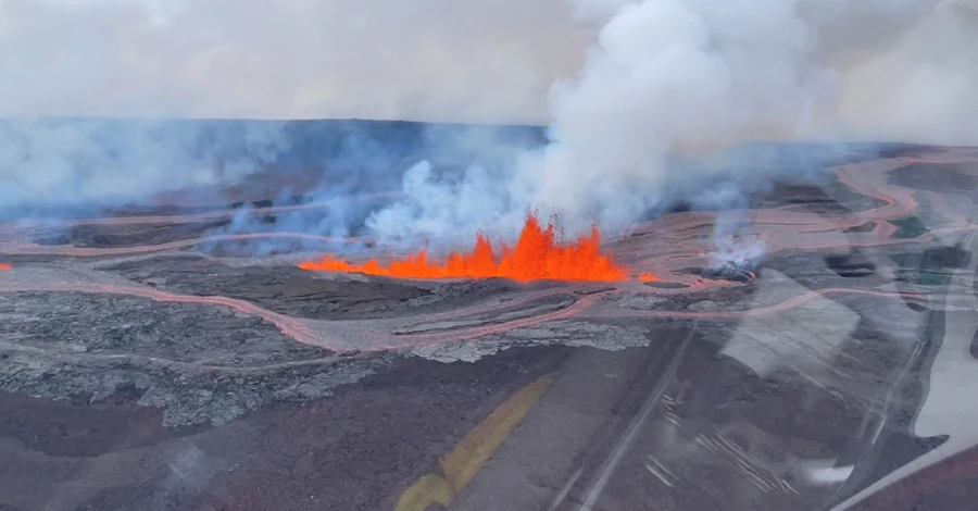 На Гавайях началось извержение крупнейшего в мире активного вулкана