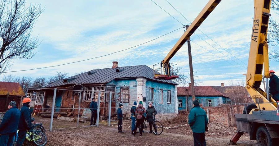 Россияне обстреляли линии электропередач на Сумщине - часть области обесточена