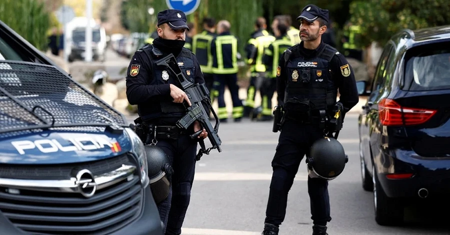 Взрыв в украинском посольстве в Мадриде испанские власти рассматривают как теракт