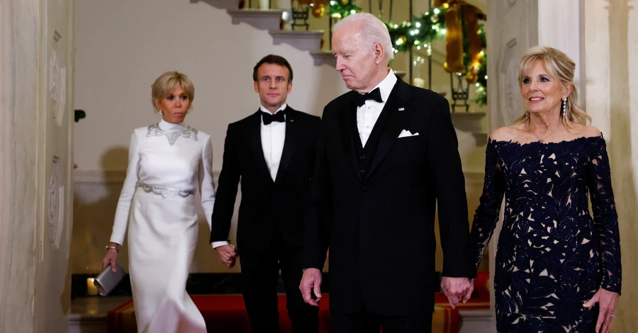 На прием в Белом доме Джилл Байден выбрала платье Oscar de la Renta, а Брижит Макрон – Louis Vuitton