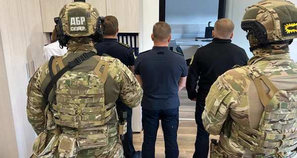 ГБР провів обшуки двох департаментів в адміністрації Києва