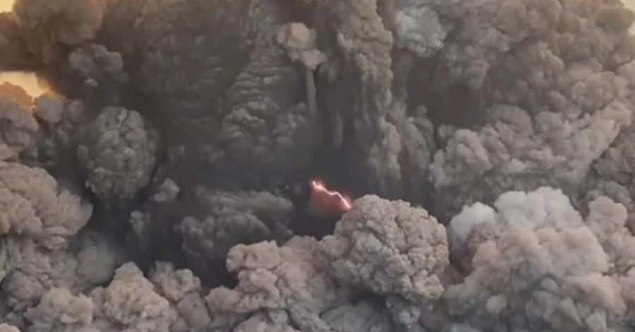 В Італії потоки лави вулкану Стромболі спровокували цунамі  