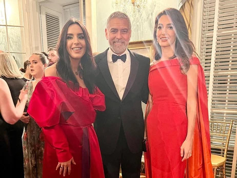 Джамала на гала-ужине в Вашингтоне встретилась с Джулией Робертс и Джорджем Клуни