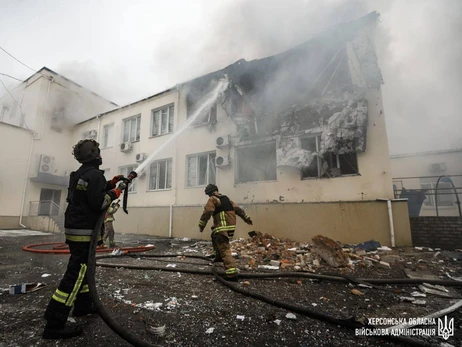 Російські війська обстріляли житлові будинки Херсонщини: двоє загиблих
