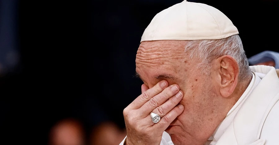 Папа Римський розплакався під час молитви за Україну