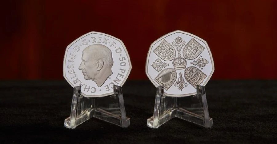 В Великобритании ввели в оборот первую монету с королем Чарльзом III