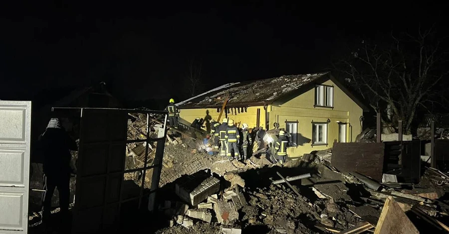 У Харкові пролунали вибухи - росіяни вдарили по житловому будинку
