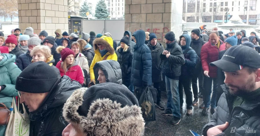 Возле Главпочтамта в Киеве собралась очередь за новой маркой «Херсон – это Украина»