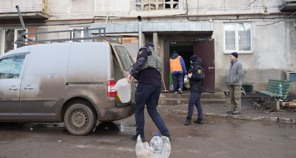 Росіяни обстріляли авто рятувальників, які доставляли гумдопомогу до Бахмута.