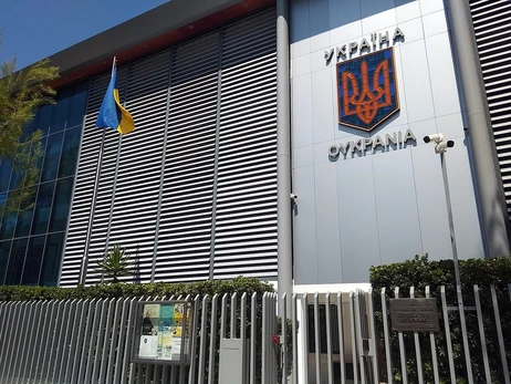МЗС: Посольство України в Греції  отримало закривавлений пакунок 
