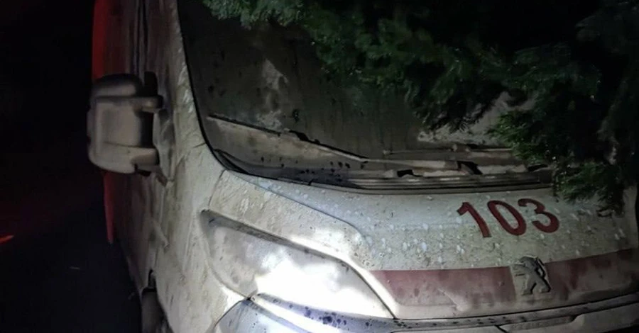 В Харьковской области под обстрел попал автомобиль скорой помощи
