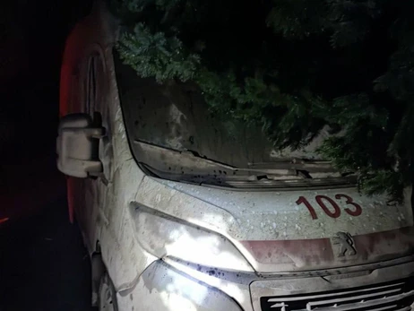 На Харківщині під обстріл попав автомобіль швидкої допомоги, є постраждалий 