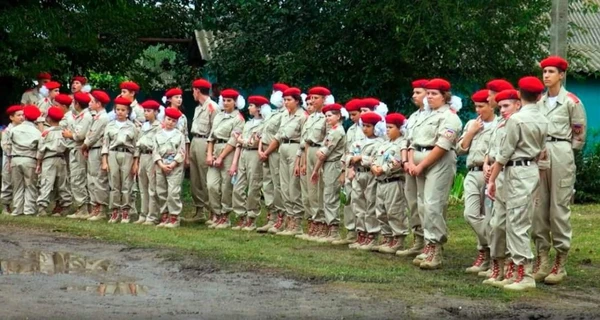 На Луганщині російські окупанти навчатимуть дітей керувати дронами