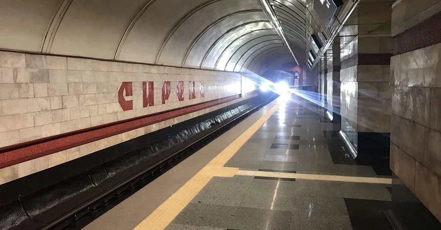 В Киеве запустили автобусы, дублирующие маршруты метро