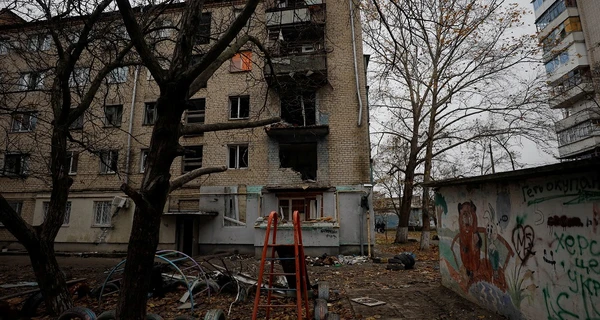 Росіяни обстріляли житлові квартали Херсона – 3 загиблих, 6 поранених