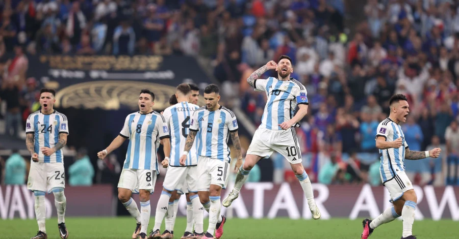 Аргентина стала чемпионом мира-2022 по футболу, выиграв серию пенальти у Франции