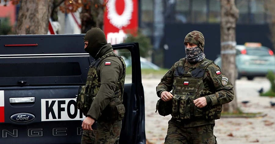 Польща веде розслідування через вибух гранатомета у штаб-квартирі поліції 