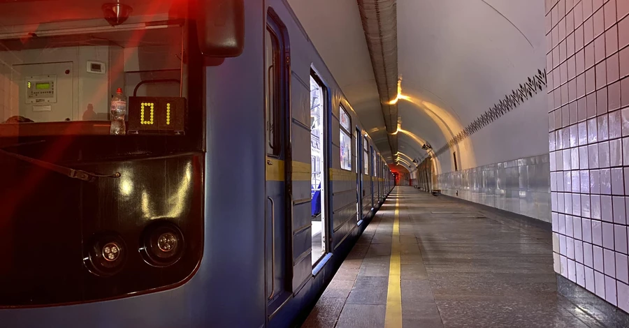 В Києві через різкі перепади напруги стався збій в роботі метро