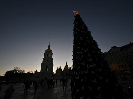 Знакові місця у всьому світі вимикають світло на знак солідарності з Україною