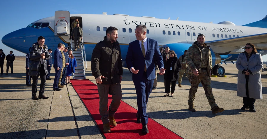 Зеленський прибув до США - це його перша поїздка за межі України з 24 лютого