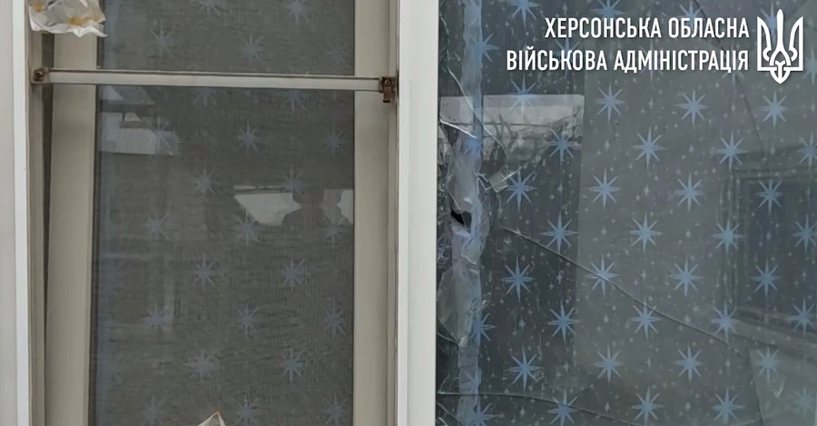 Росія вдарила по Херсону, пошкодивши дитсадок та станцію медичної допомоги