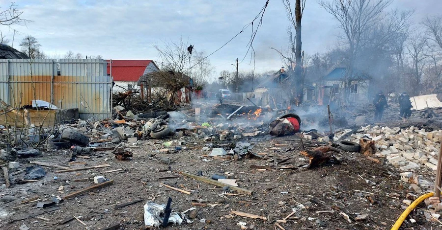 У Києві уламки ракети пошкодили два будинки, серед постраждалих дитина