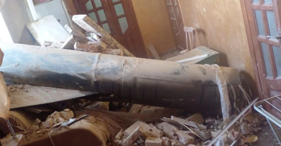 Женщина с ребенком были дома, когда ракета попала в их дом в Ивано-Франковской области