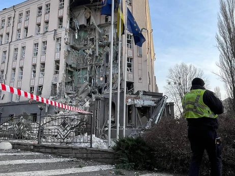 Ракетний обстріл Києва: загинула людина, 20 поранених, є руйнування