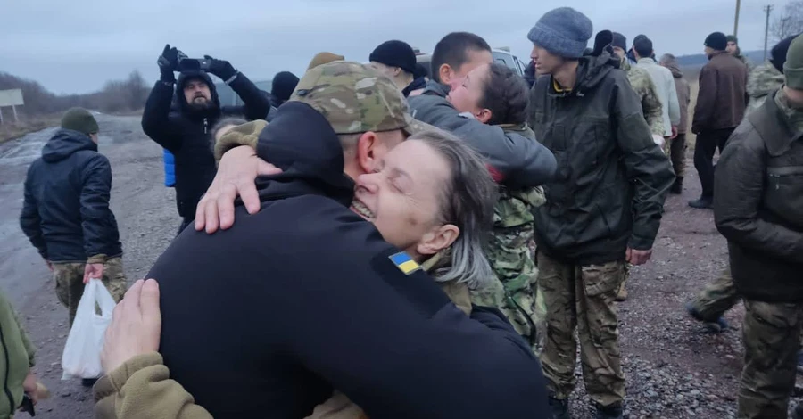 Обмін полоненими: Україна повернула ще додому 140 захисників